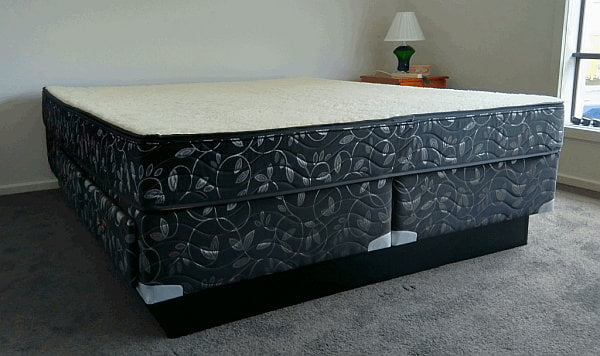 4 Draw Waterbed On Pedestal